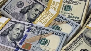 سعر الدولار اليوم يتراجع طفيفًا مع استمرار هدوء الطلب في السوق المصرية